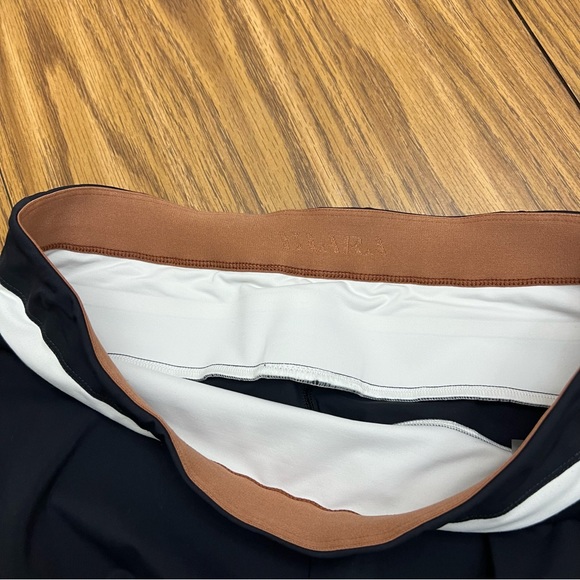 VAARA Flo Tuxedo Leggings in Black, White, and Tan - Picture 4 of 11